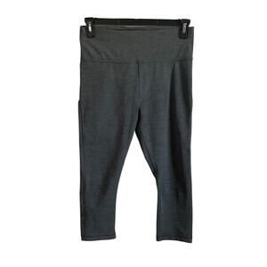 Athleta Ultimate Stash Pocket‎ Capri Grey Leggings - Size Medium